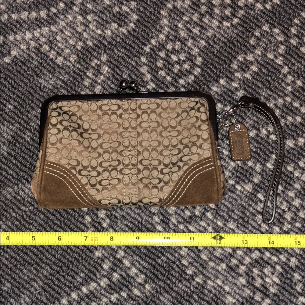 Coach kiss lock signature wristlet